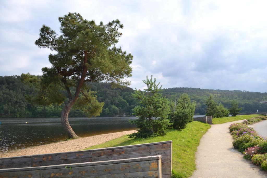 Le Gite De L'Araucaria Ploërdut Exteriör bild